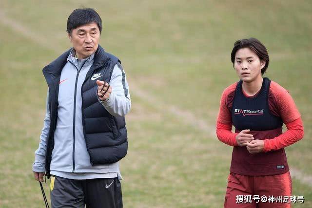 经纪人：有报道说拜仁对比塞克感兴趣，这不是真的，我们没有接触